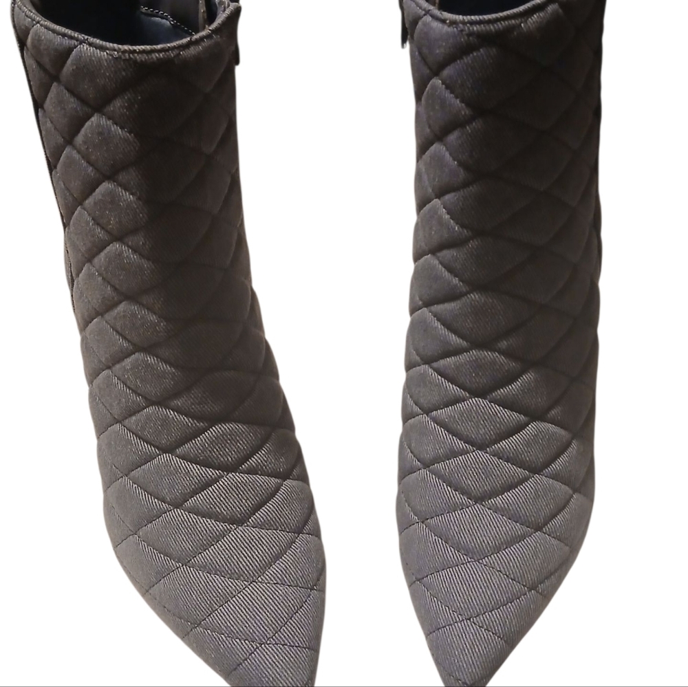 Stylish Quilted Ankle Boots in Blue